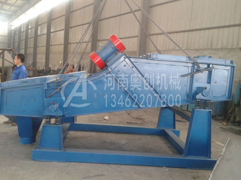 正方形直线振动筛为何发现异常强烈振动？