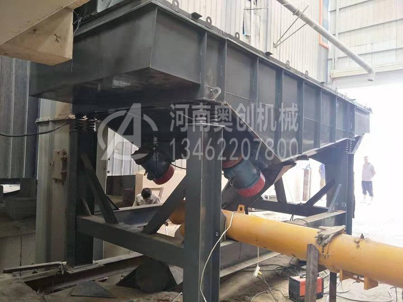 石英砂生产线专用直线筛选机的工艺流程