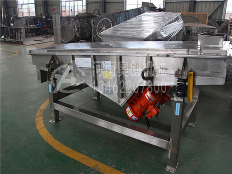 振动筛在碳化硅微粉筛分除杂生产中起到哪些作用？