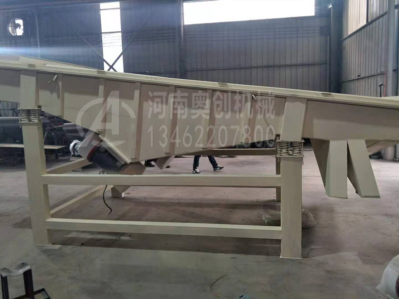 矿用振动筛上部和下部配重配有额外的重量