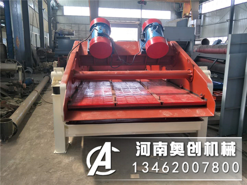 石英砂专用直线振动筛采用加大筛孔改善筛分过程