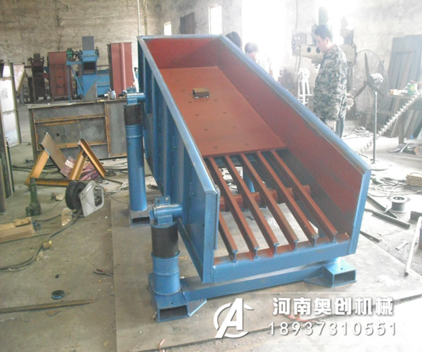 碎石棒条振动筛