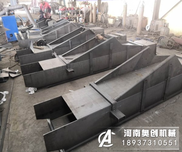 石英砂直线筛的的不同材质大概价格是多少?