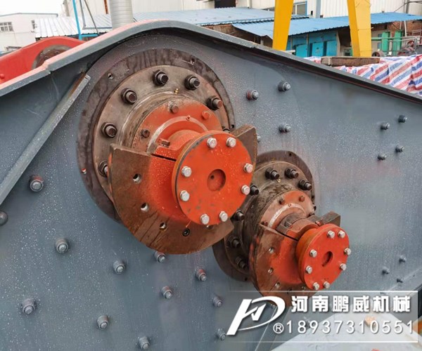 砂石振动筛激振源一直往外甩油是什么原因?