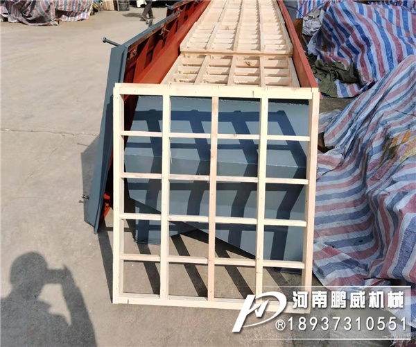 筛分石英砂直线振动筛使用木筛框还是铁筛框哪种耐磨?