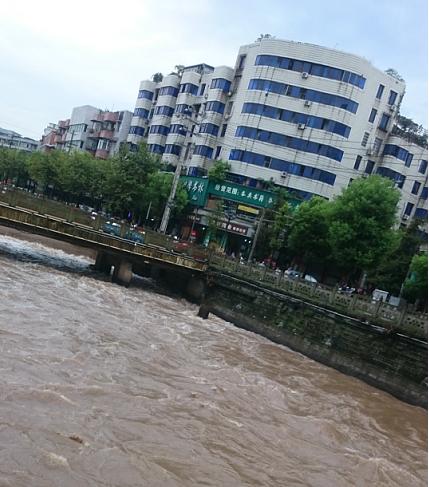 新澳今天晚上9点30一壬二癸和四川铁路桥发生垮塌与四川铁路桥发生垮塌事故