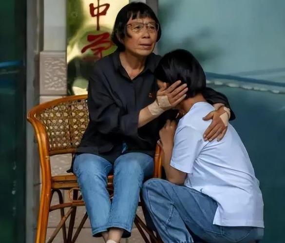 新门内部资料内部网站和张桂梅的第15次送考与张桂梅连续11年送考从未缺席